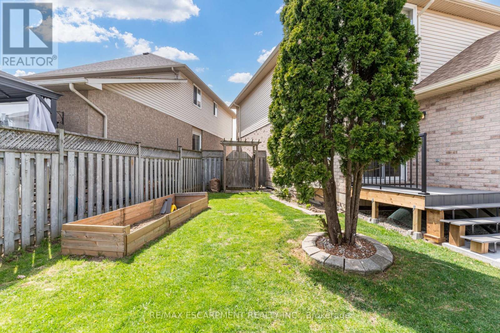 7 Magenta Court, Hamilton, Ontario  L9B 2V9 - Photo 42 - X12144477
