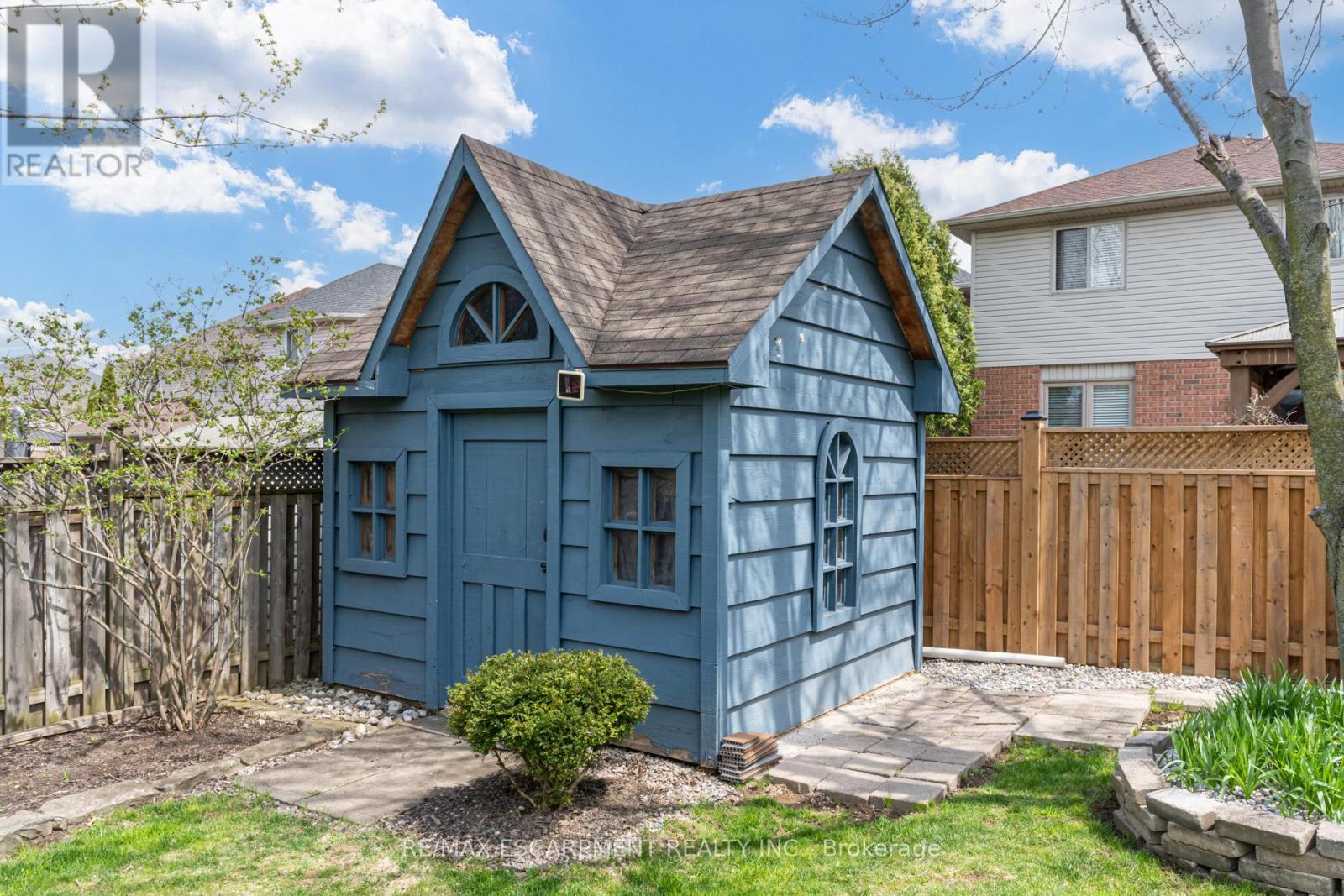 7 Magenta Court, Hamilton, Ontario  L9B 2V9 - Photo 46 - X12144477