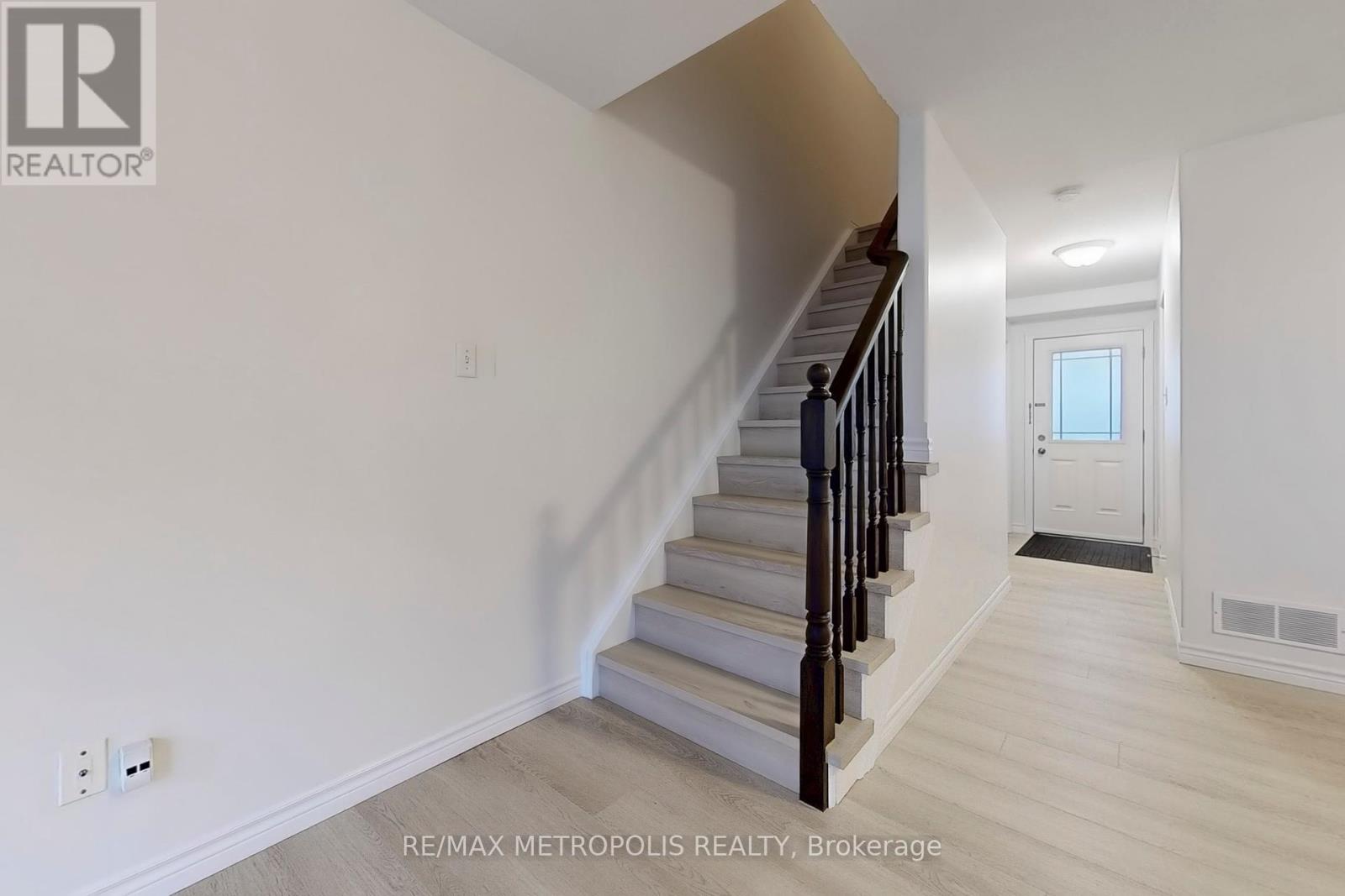 22 - 10 Foxglove Crescent, Kitchener, Ontario  N2E 0E1 - Photo 15 - X12144571