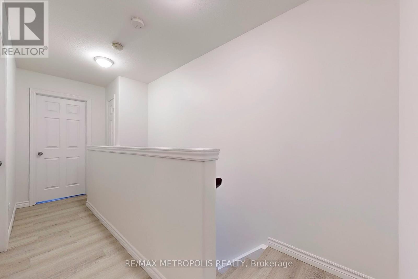 22 - 10 Foxglove Crescent, Kitchener, Ontario  N2E 0E1 - Photo 16 - X12144571