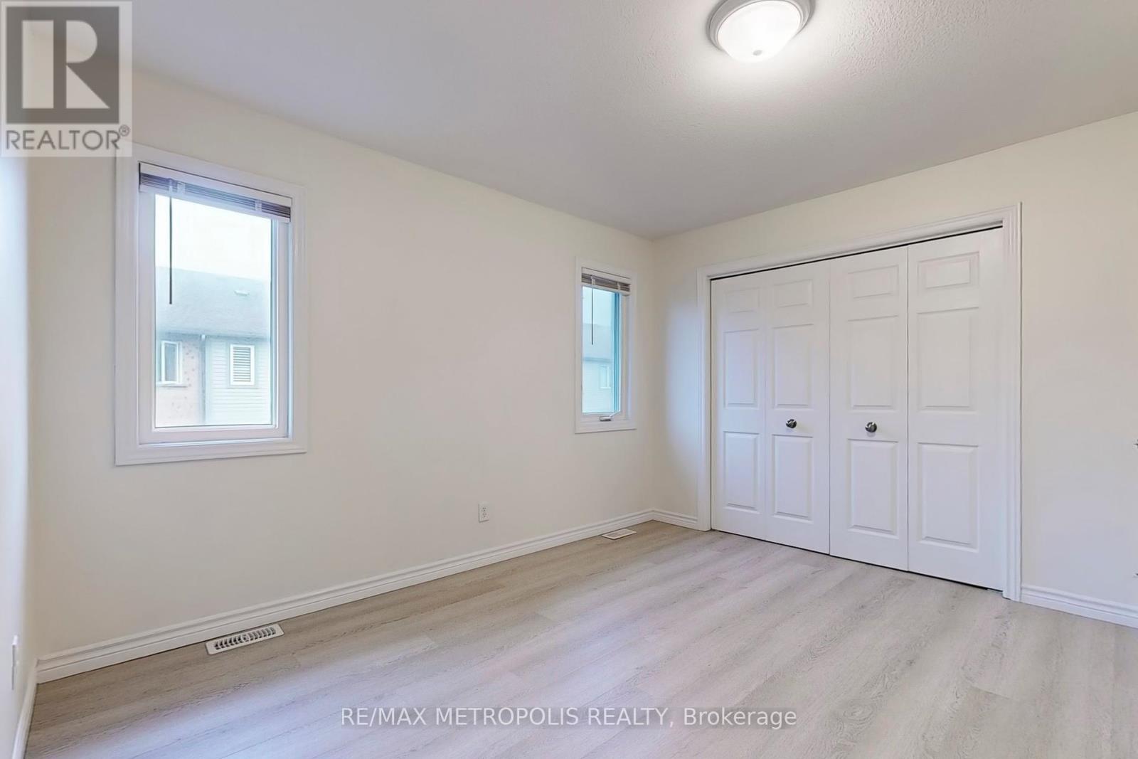 22 - 10 Foxglove Crescent, Kitchener, Ontario  N2E 0E1 - Photo 19 - X12144571