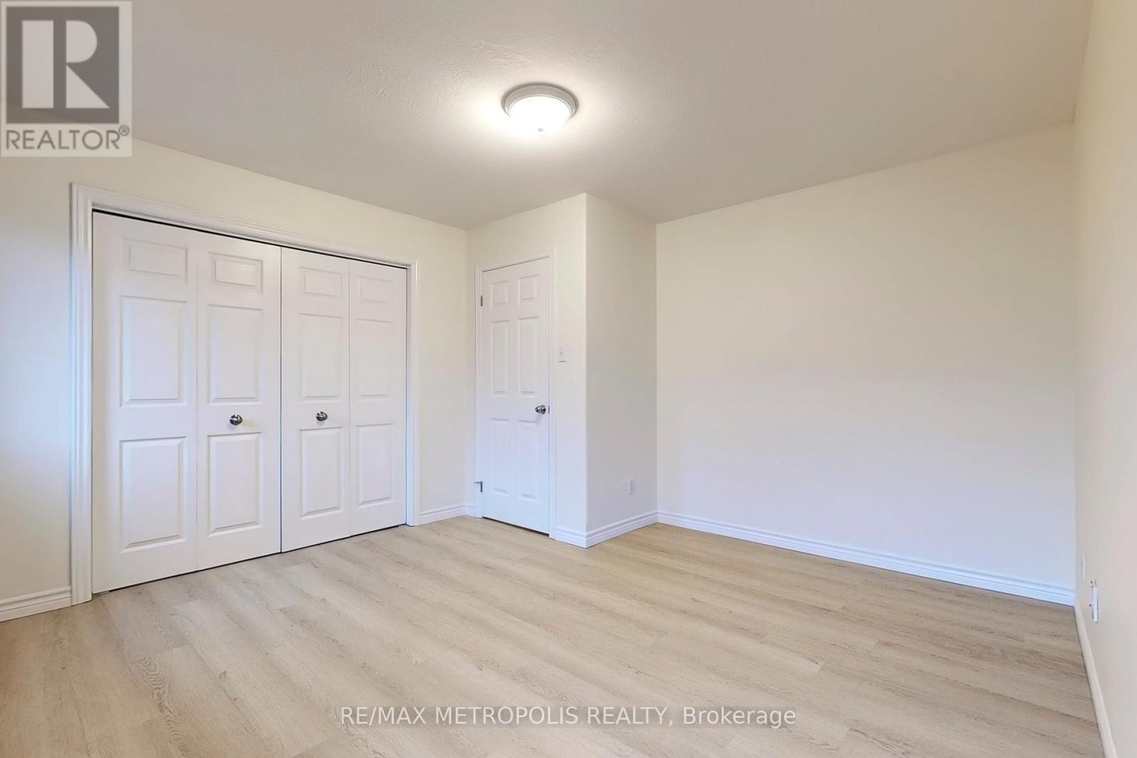 22 - 10 Foxglove Crescent, Kitchener, Ontario  N2E 0E1 - Photo 23 - X12144571