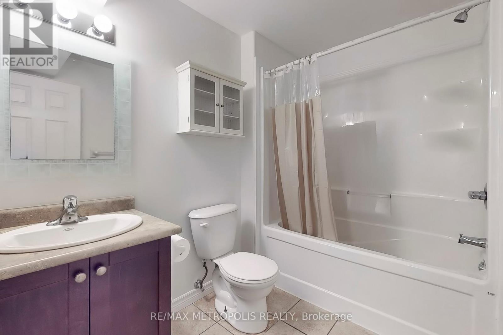 22 - 10 Foxglove Crescent, Kitchener, Ontario  N2E 0E1 - Photo 37 - X12144571