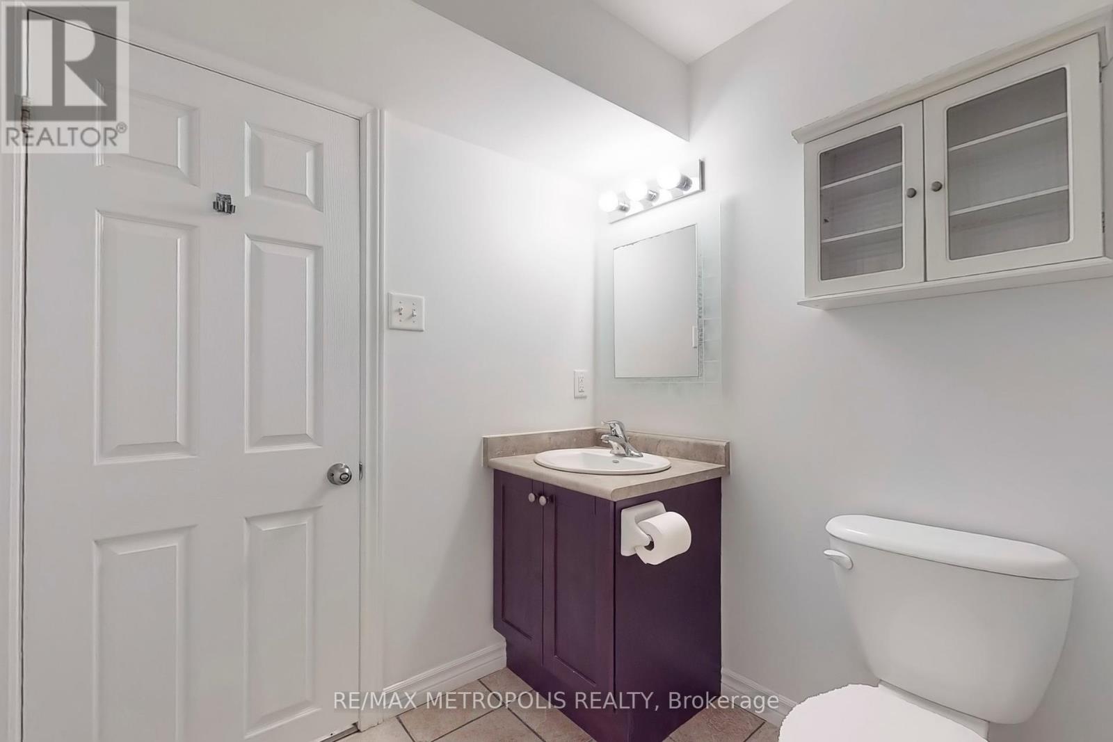 22 - 10 Foxglove Crescent, Kitchener, Ontario  N2E 0E1 - Photo 38 - X12144571
