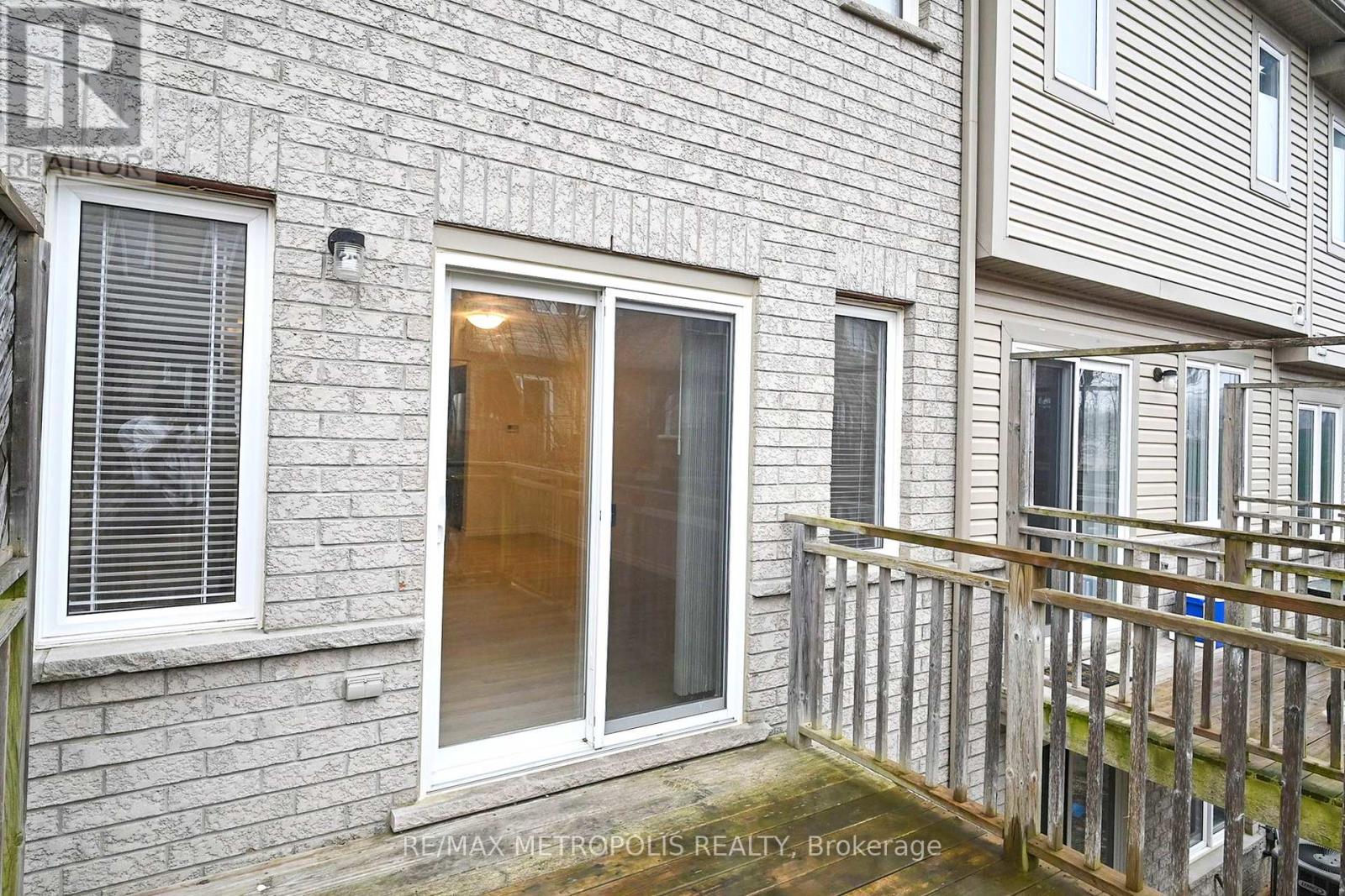 22 - 10 Foxglove Crescent, Kitchener, Ontario  N2E 0E1 - Photo 40 - X12144571