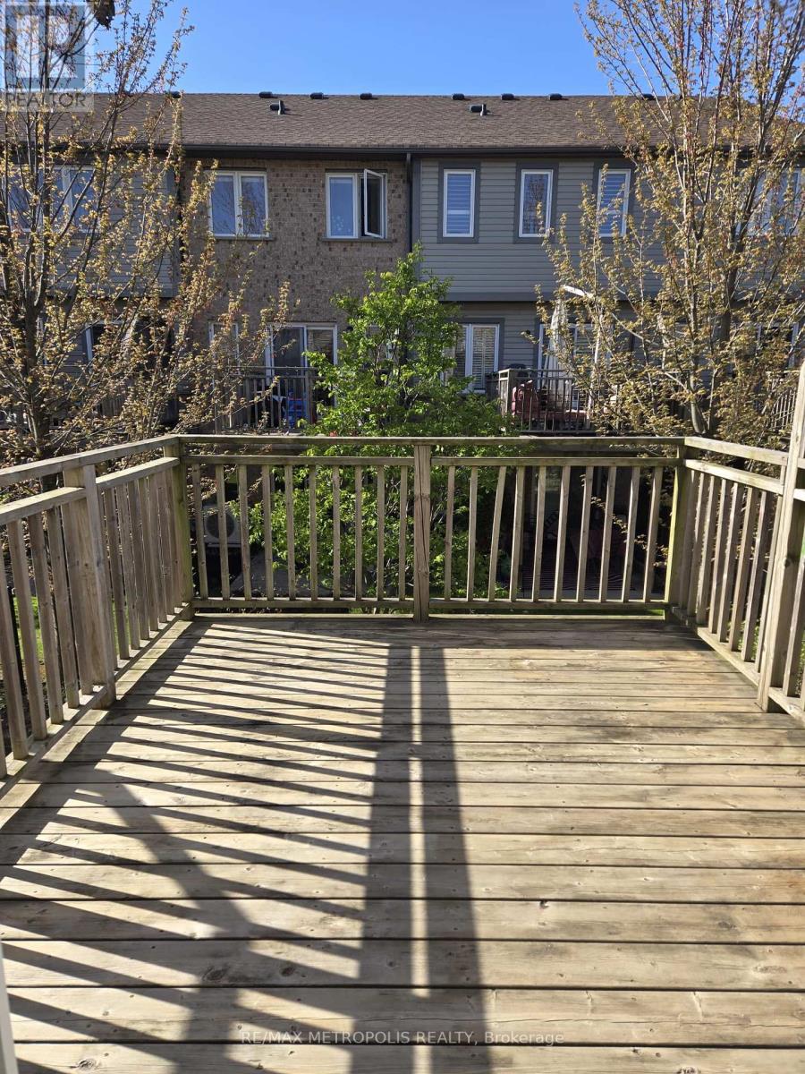 22 - 10 Foxglove Crescent, Kitchener, Ontario  N2E 0E1 - Photo 42 - X12144571