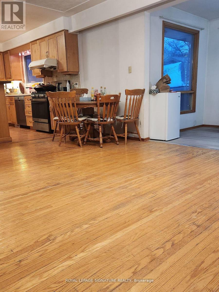 Upper (Room) - 43 Sorrel Place, Waterloo, Ontario  N2L 4H2 - Photo 12 - X12144572