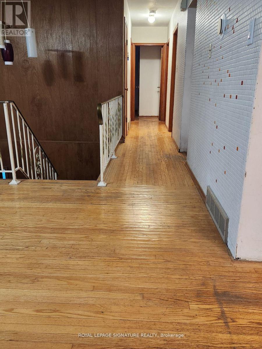 Upper (Room) - 43 Sorrel Place, Waterloo, Ontario  N2L 4H2 - Photo 14 - X12144572