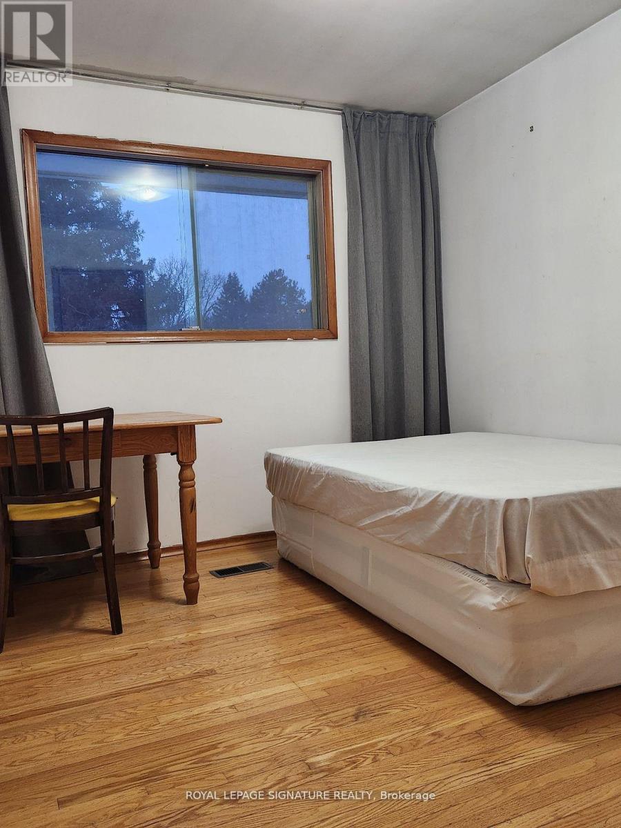 Upper (Room) - 43 Sorrel Place, Waterloo, Ontario  N2L 4H2 - Photo 15 - X12144572