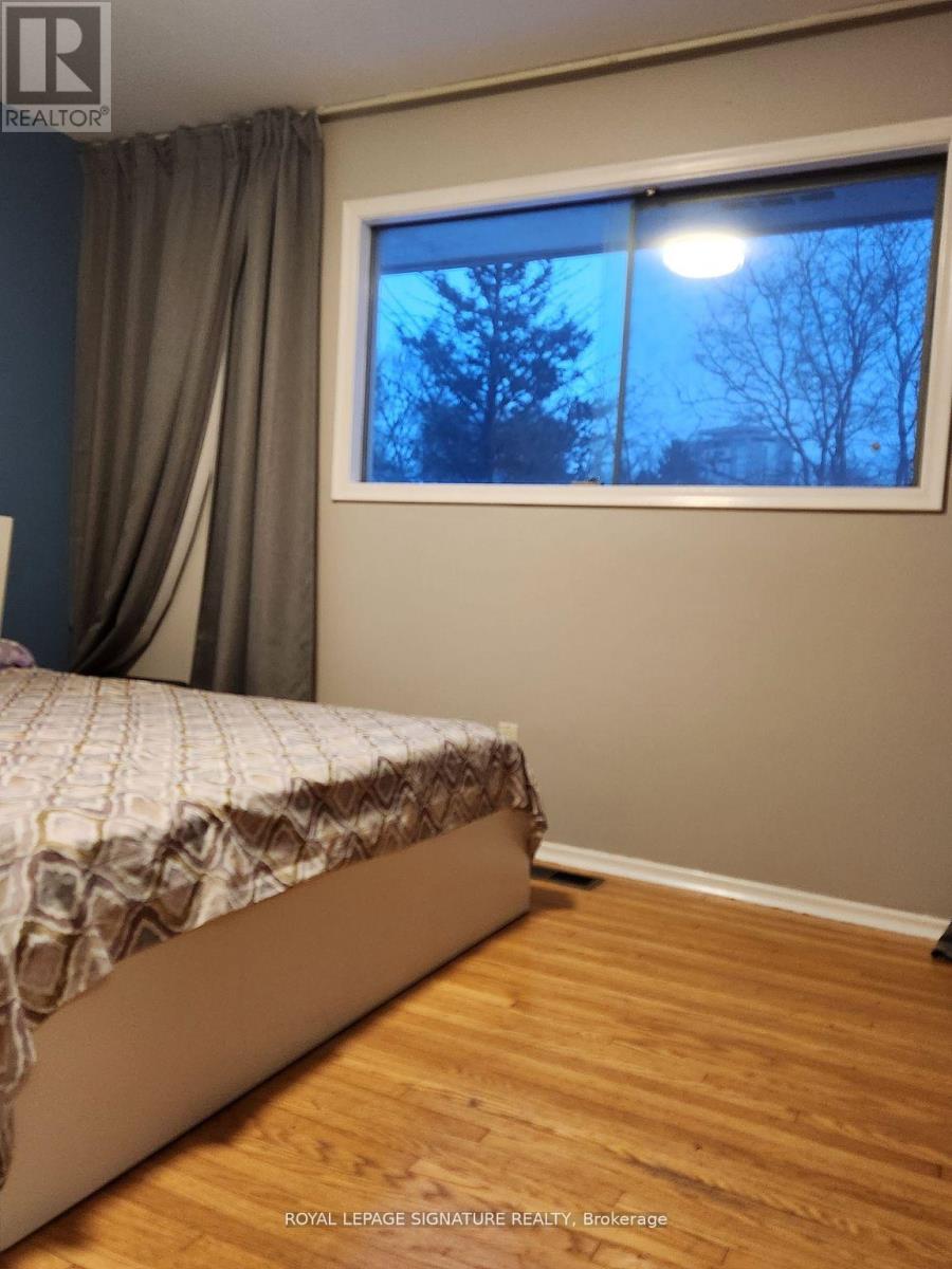 Upper (Room) - 43 Sorrel Place, Waterloo, Ontario  N2L 4H2 - Photo 16 - X12144572