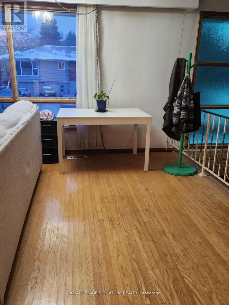 Upper (Room) - 43 Sorrel Place, Waterloo, Ontario  N2L 4H2 - Photo 19 - X12144572