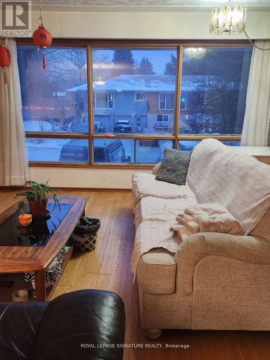 Upper (Room) - 43 Sorrel Place, Waterloo, Ontario  N2L 4H2 - Photo 20 - X12144572
