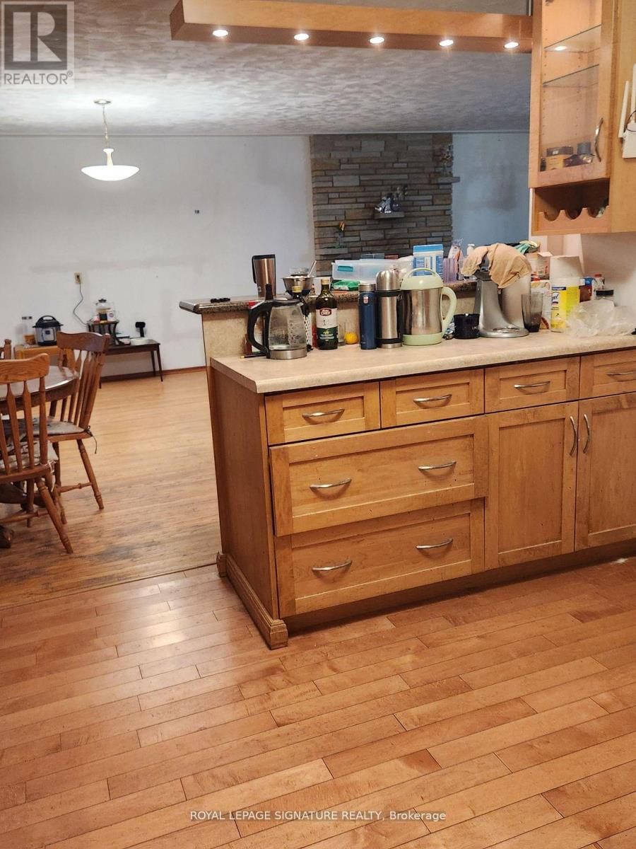 Upper (Room) - 43 Sorrel Place, Waterloo, Ontario  N2L 4H2 - Photo 22 - X12144572