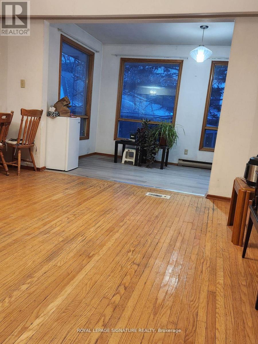 Upper (Room) - 43 Sorrel Place, Waterloo, Ontario  N2L 4H2 - Photo 28 - X12144572
