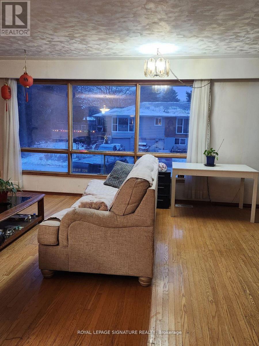Upper (Room) - 43 Sorrel Place, Waterloo, Ontario  N2L 4H2 - Photo 6 - X12144572