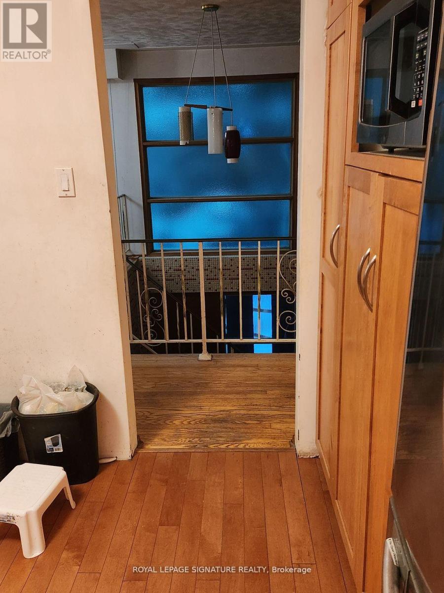 Upper (Room) - 43 Sorrel Place, Waterloo, Ontario  N2L 4H2 - Photo 8 - X12144572