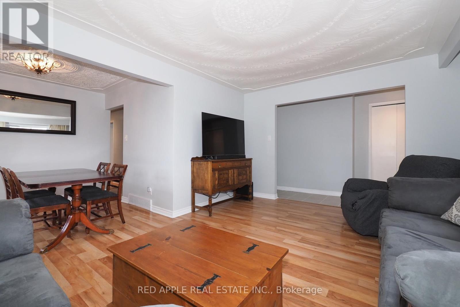 113 Deerberry Place, Waterloo, Ontario  N2V 1G2 - Photo 8 - X12144636