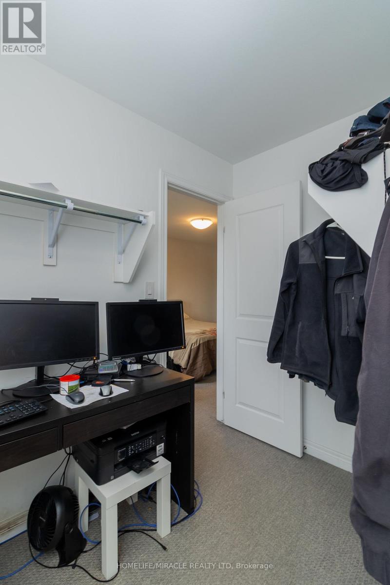 45 Sycamore Street, Welland, Ontario  L3C 0H8 - Photo 18 - X12144642
