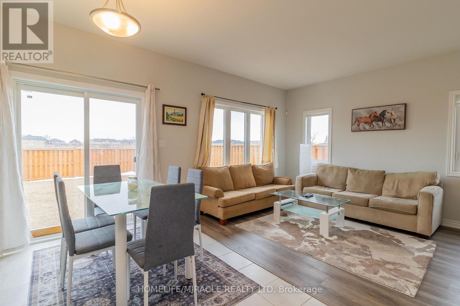 45 Sycamore Street, Welland, Ontario  L3C 0H8 - Photo 8 - X12144642
