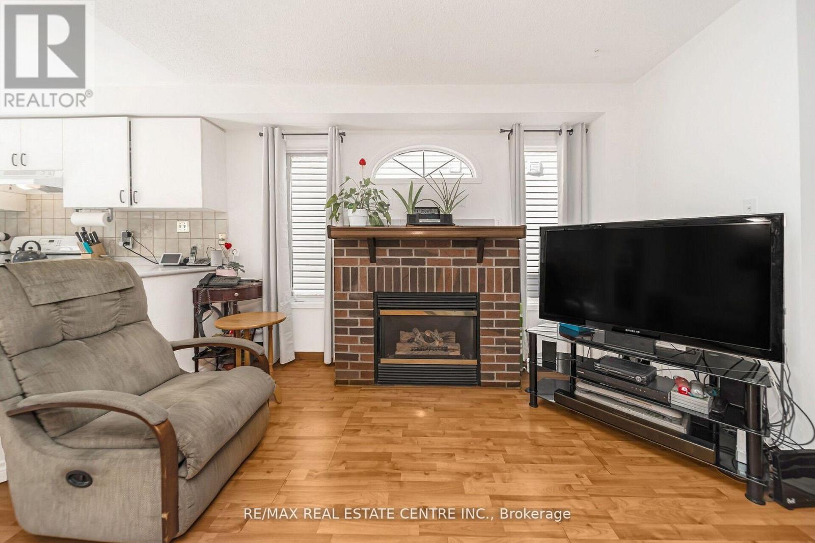 48 Yellow Brick Road, Brampton, Ontario  L6V 4L1 - Photo 10 - W12144711
