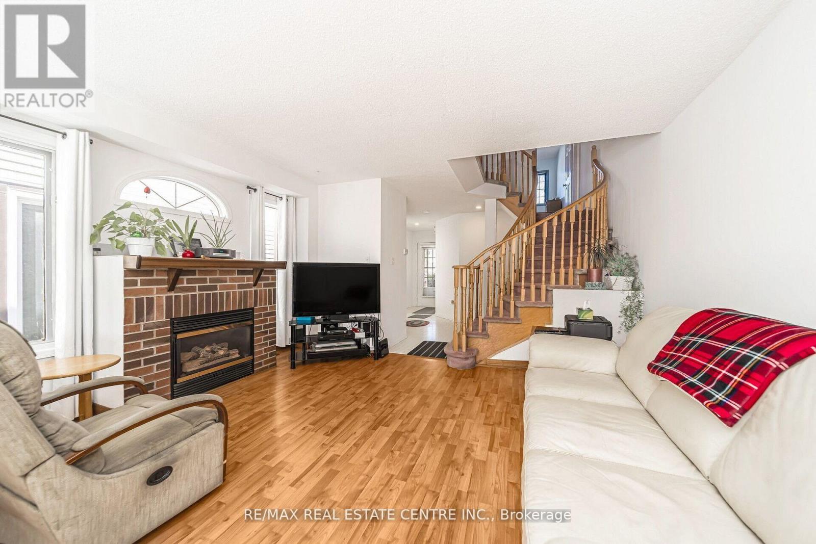 48 Yellow Brick Road, Brampton, Ontario  L6V 4L1 - Photo 11 - W12144711