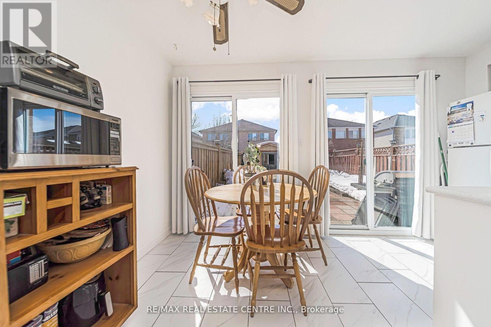 48 Yellow Brick Road, Brampton, Ontario  L6V 4L1 - Photo 14 - W12144711