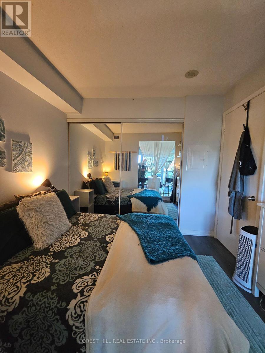 623 - 165 Legion Road N, Toronto, Ontario  M8Y 0B3 - Photo 12 - W12144721