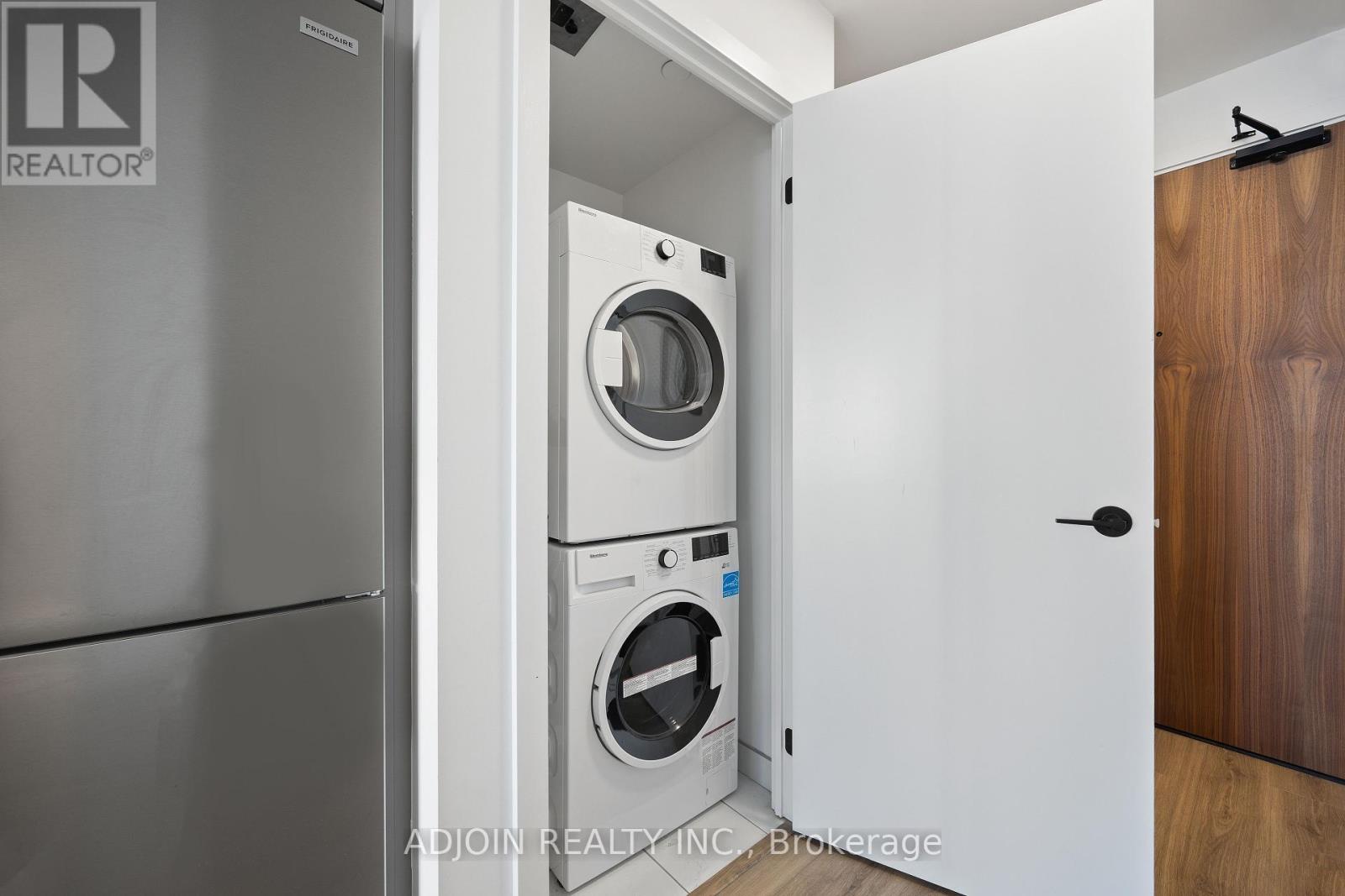 201 - 10 Lagerfeld Dr Drive, Brampton, Ontario  L7A 5L3 - Photo 10 - W12144723