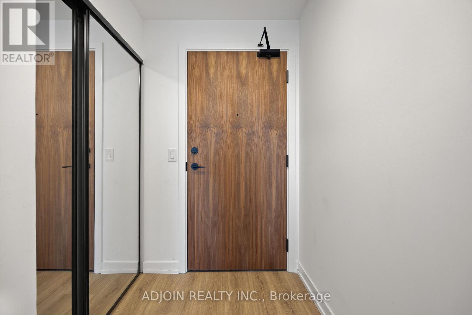 201 - 10 Lagerfeld Dr Drive, Brampton, Ontario  L7A 5L3 - Photo 5 - W12144723
