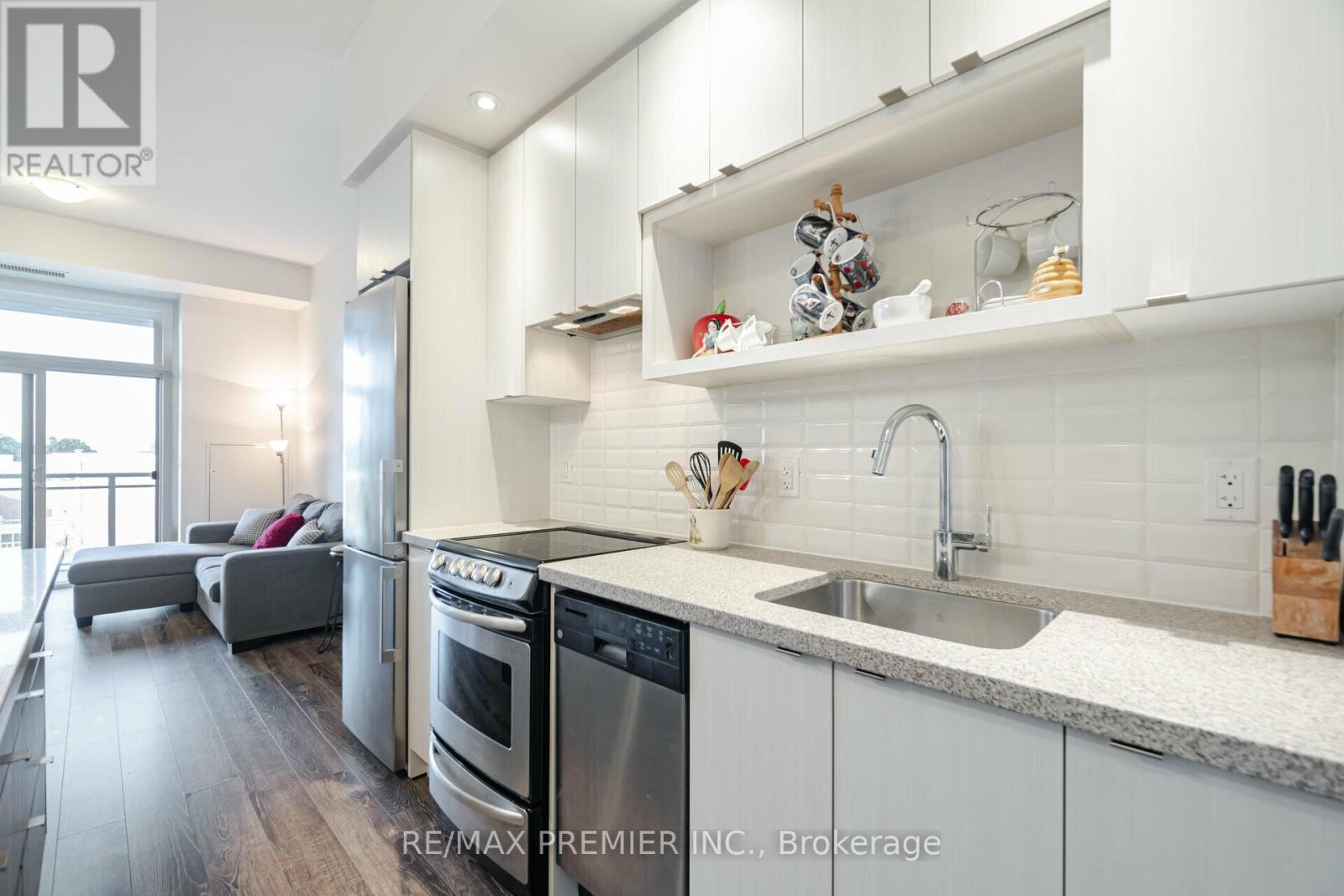 413 - 457 Plains Road E, Burlington, Ontario  L7T 2E2 - Photo 6 - W12144811