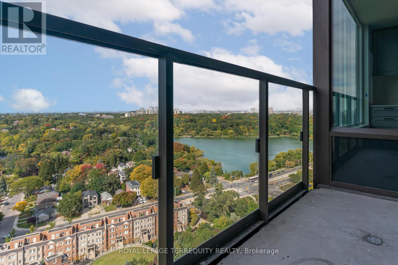 2716 - 1926 Lake Shore Boulevard W, Toronto, Ontario  M6S 1A1 - Photo 24 - W12144814