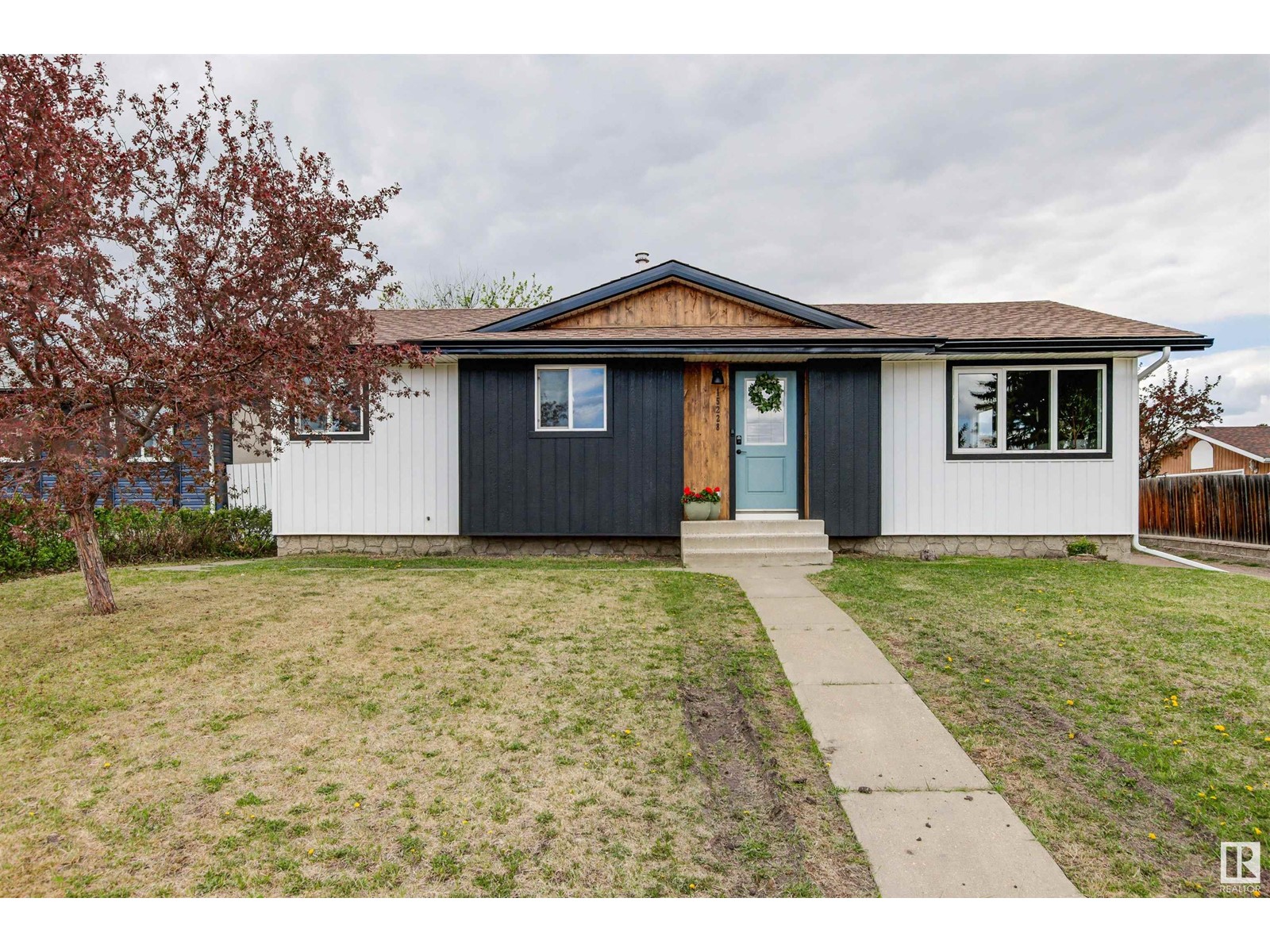 Property at 15228 116 St NW image 1