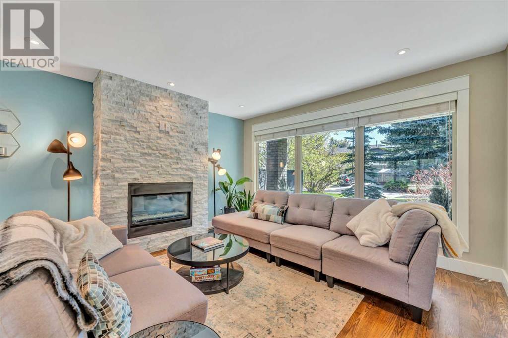 208 Pump Hill Gardens Sw, Calgary, Alberta  T2V 4M6 - Photo 5 - A2219478