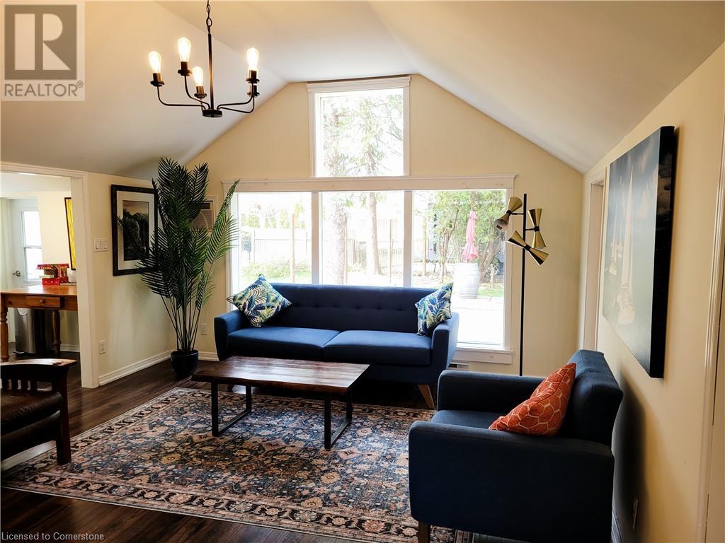 Property at 6 CIRCLE Street image 3