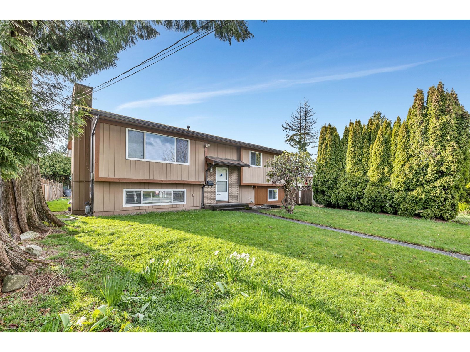 Property at 6721 132 STREET image 5