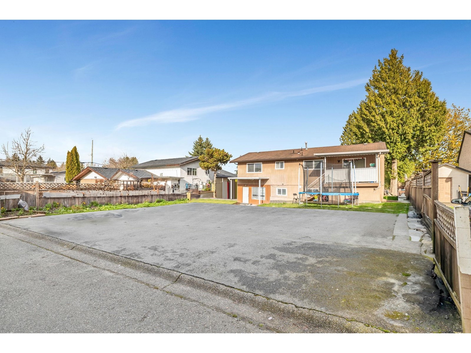 Property at 6721 132 STREET image 4