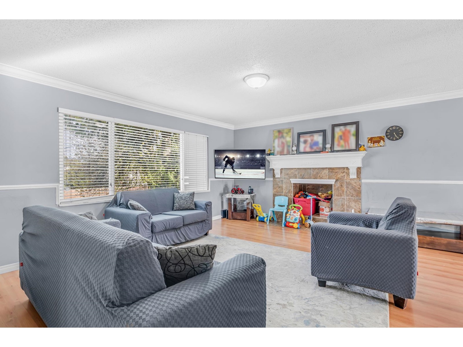 Property at 6721 132 STREET image 3