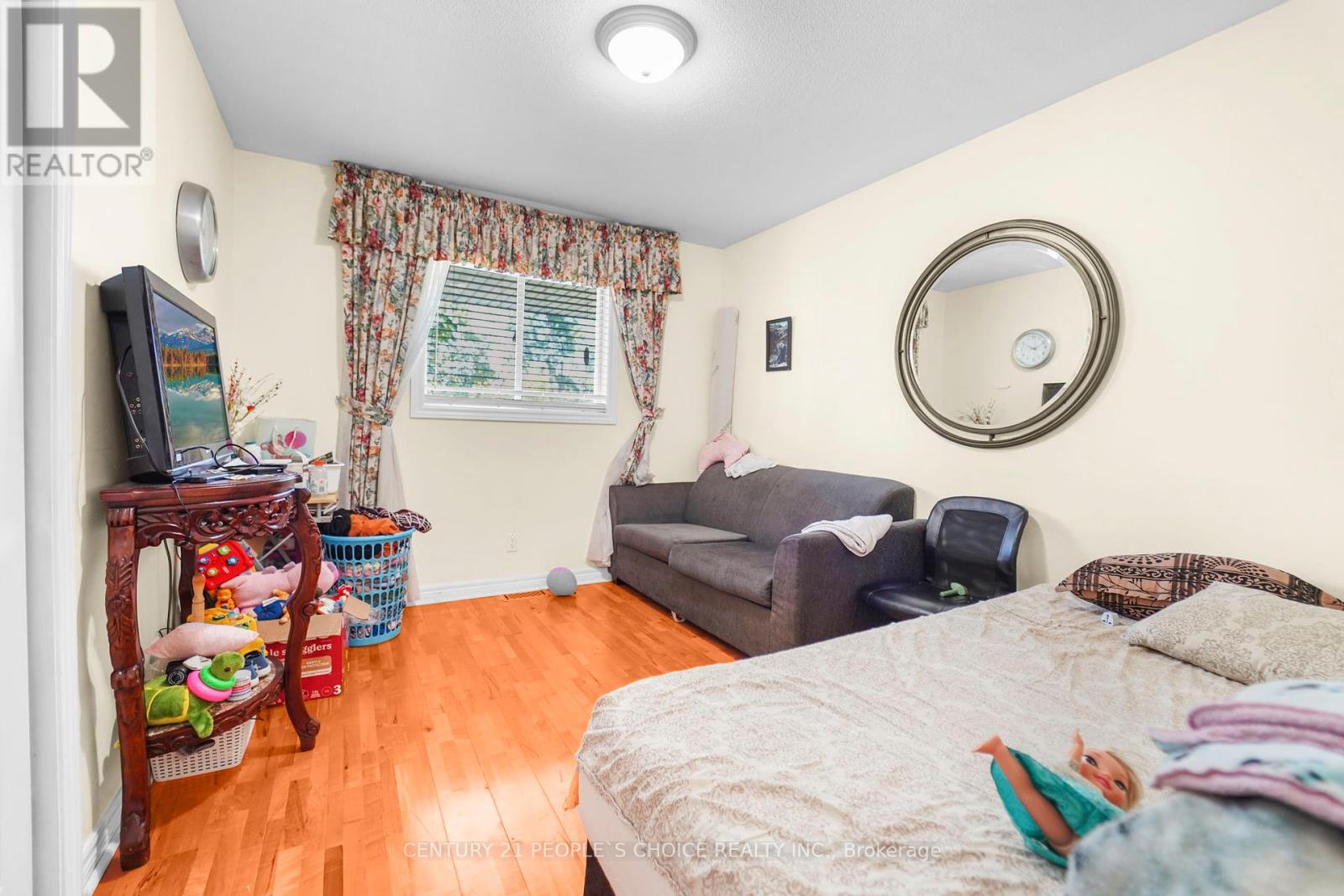3640 Aberdeen Street, Niagara Falls, Ontario  L2G 7X4 - Photo 15 - X12140369