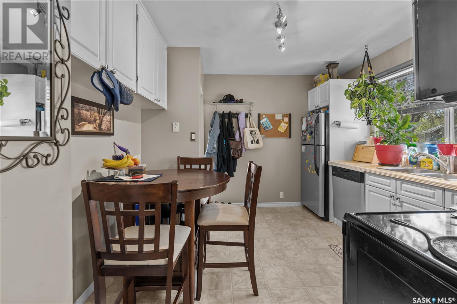 841 Royal Street, Regina, Saskatchewan  S4T 4Z5 - Photo 10 - SK005687