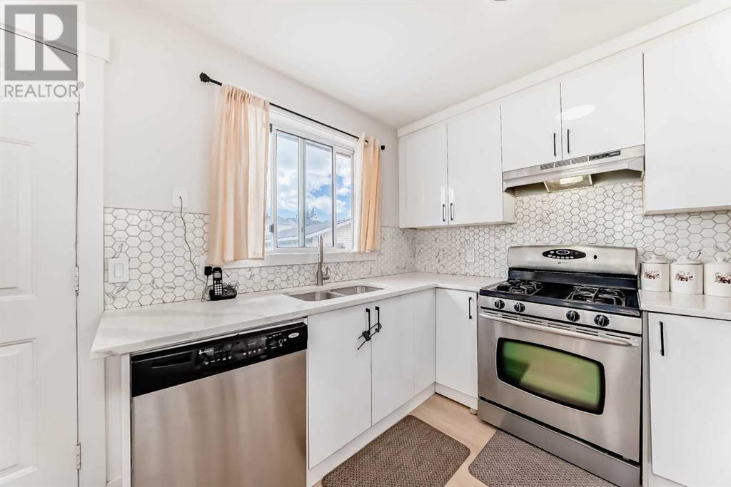 Property at 114 Martinbrook Road NE image 3