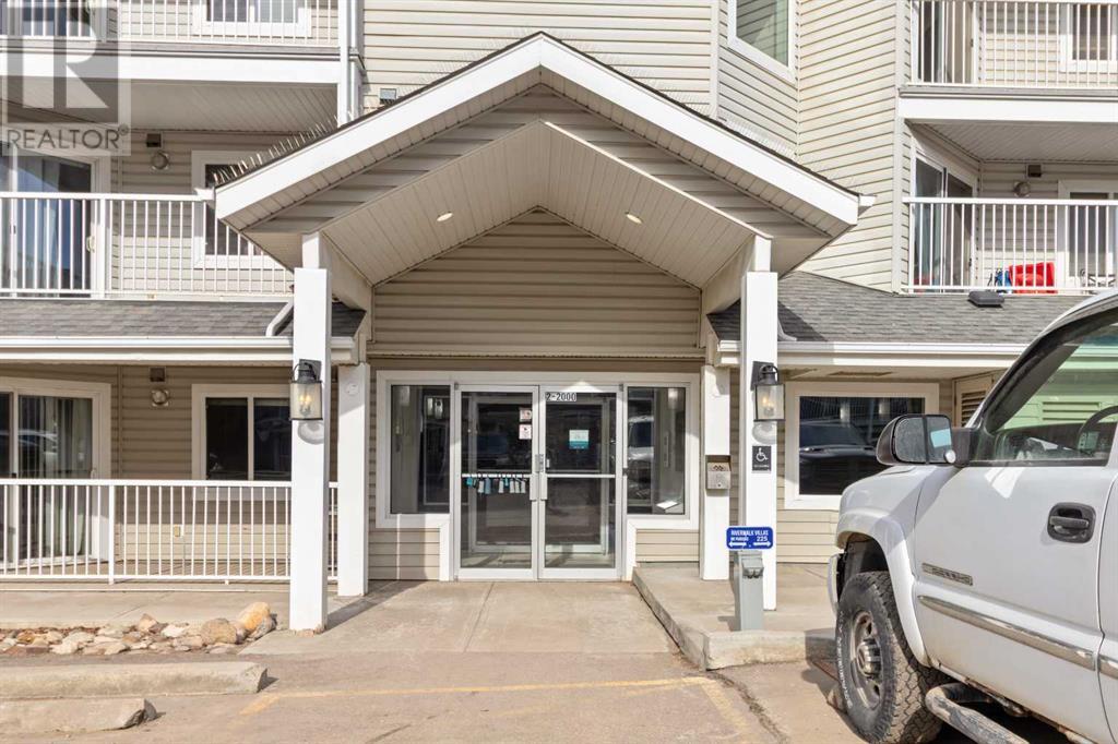 Property at 2316, 38 Riedel Street image 3