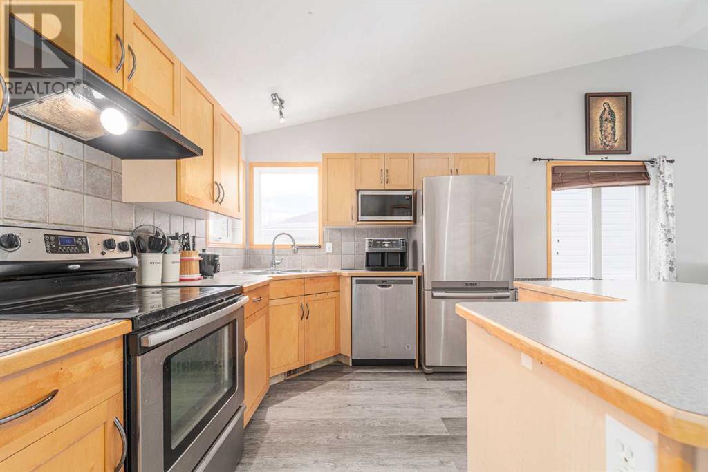 Property at 552 Heritage Boulevard W image 4
