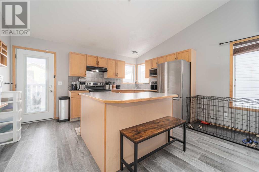 Property at 552 Heritage Boulevard W image 3