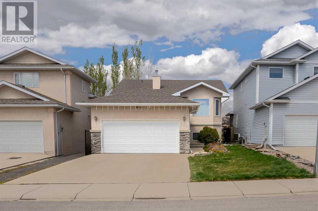 Property at 552 Heritage Boulevard W image 1
