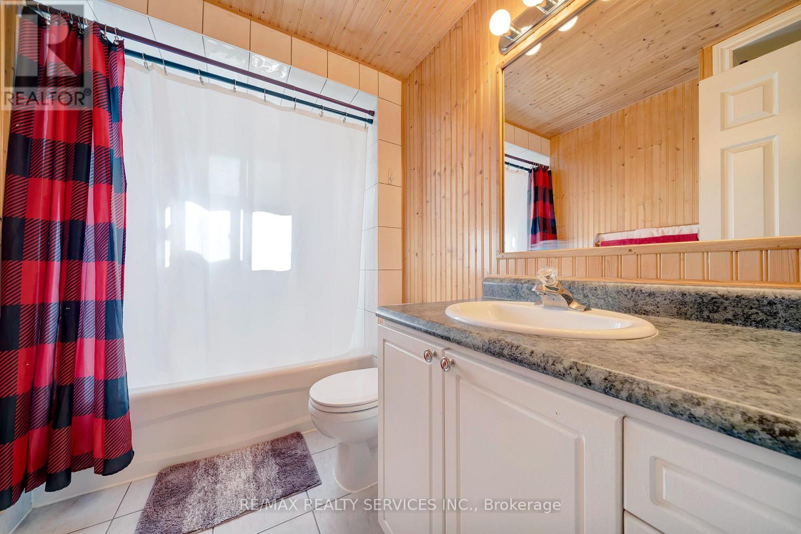38 Omega Square, Brampton, Ontario  L6Z 1K5 - Photo 17 - W12136456