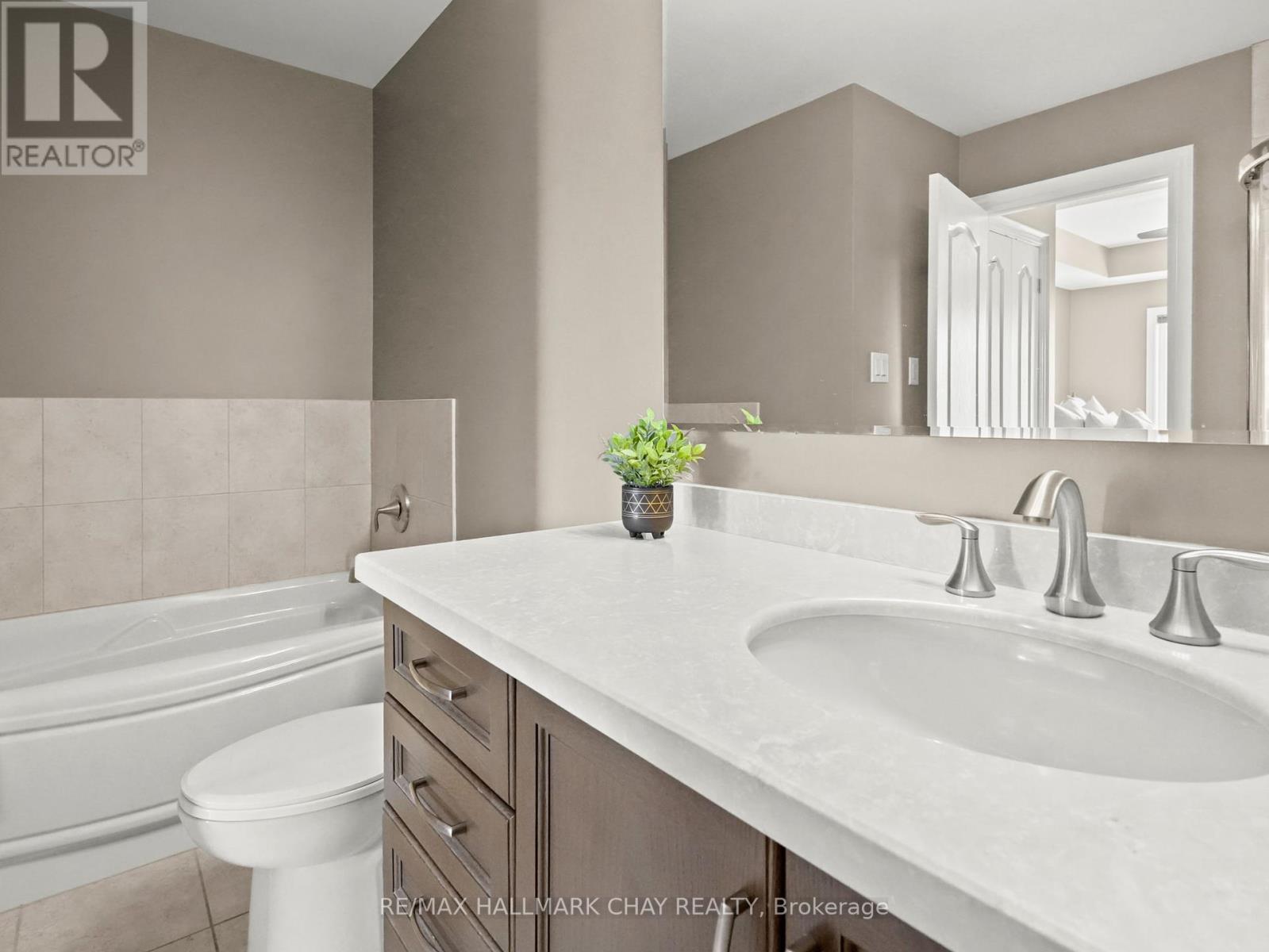 180 Ridge Way, New Tecumseth, Ontario  L9R 0H3 - Photo 24 - N12144111