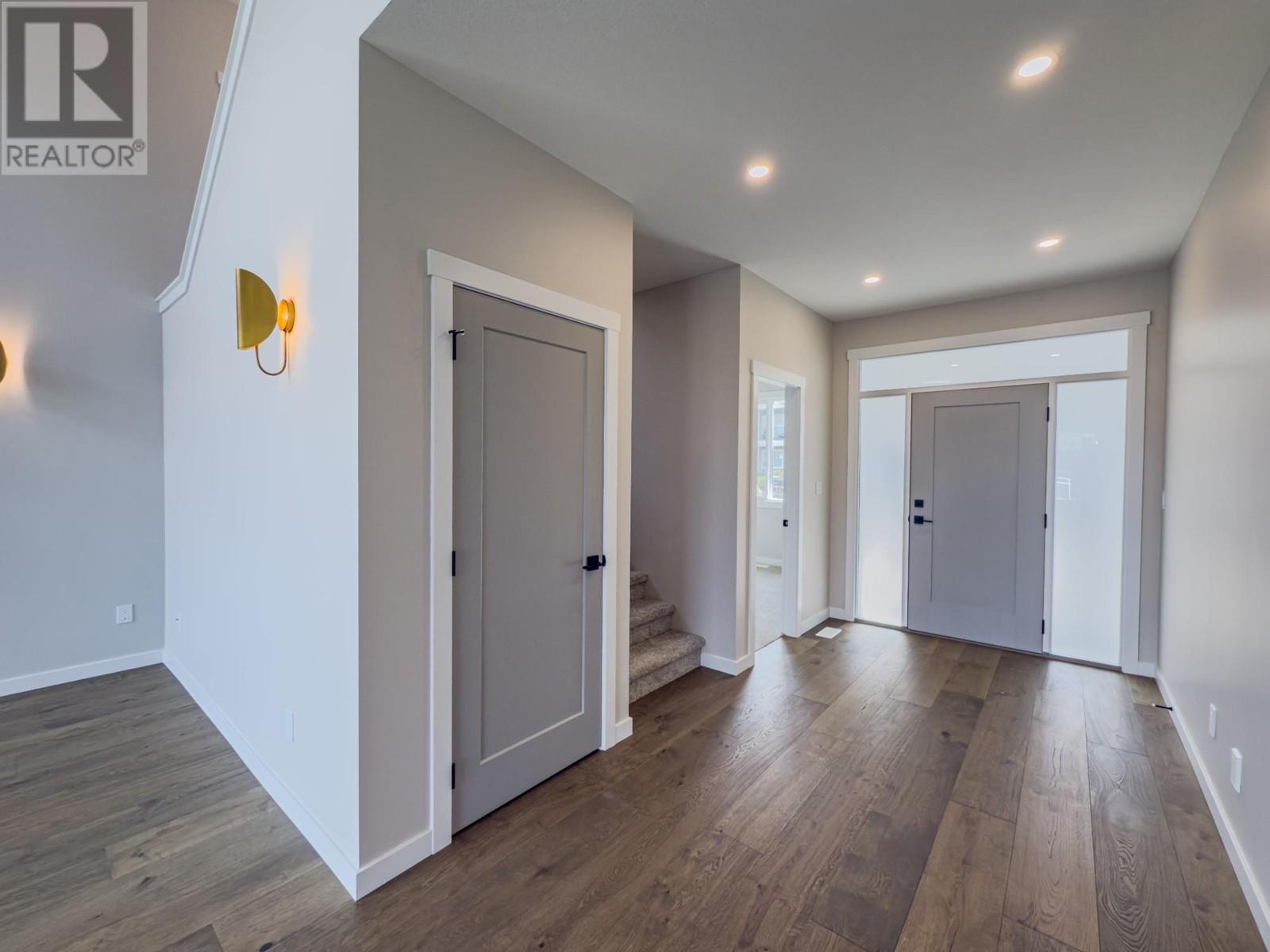 Property at 1571 EMERALD Drive image 3
