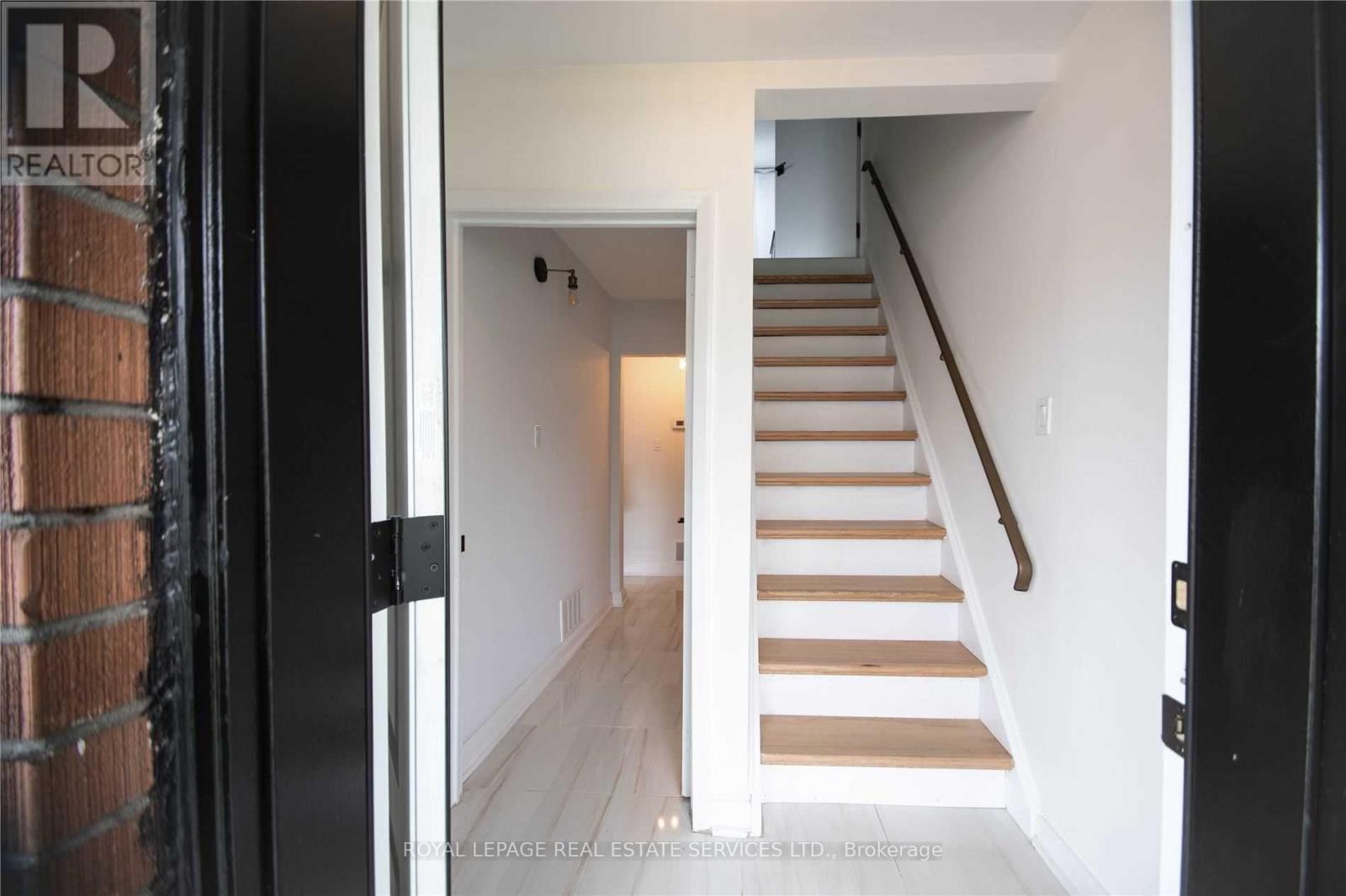 1010 Caledonia Road, Toronto (Yorkdale-Glen Park), Ontario  M6B 3Z1 - Photo 30 - W12144750