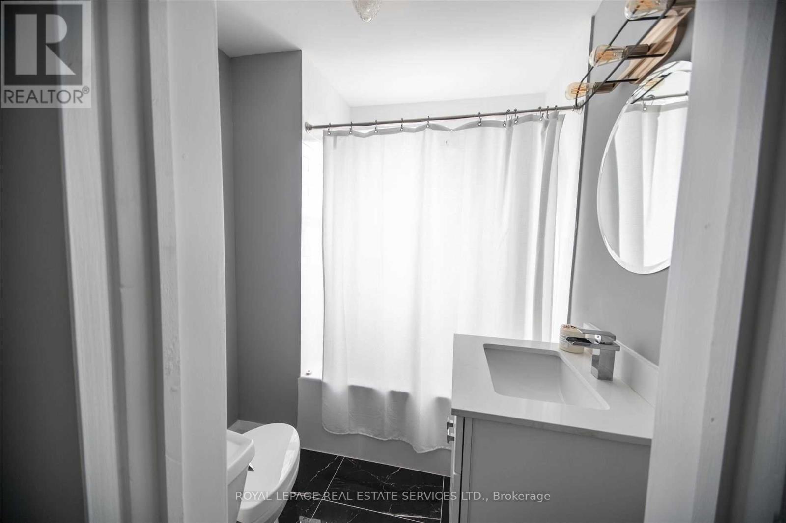 1010 Caledonia Road, Toronto (Yorkdale-Glen Park), Ontario  M6B 3Z1 - Photo 36 - W12144750