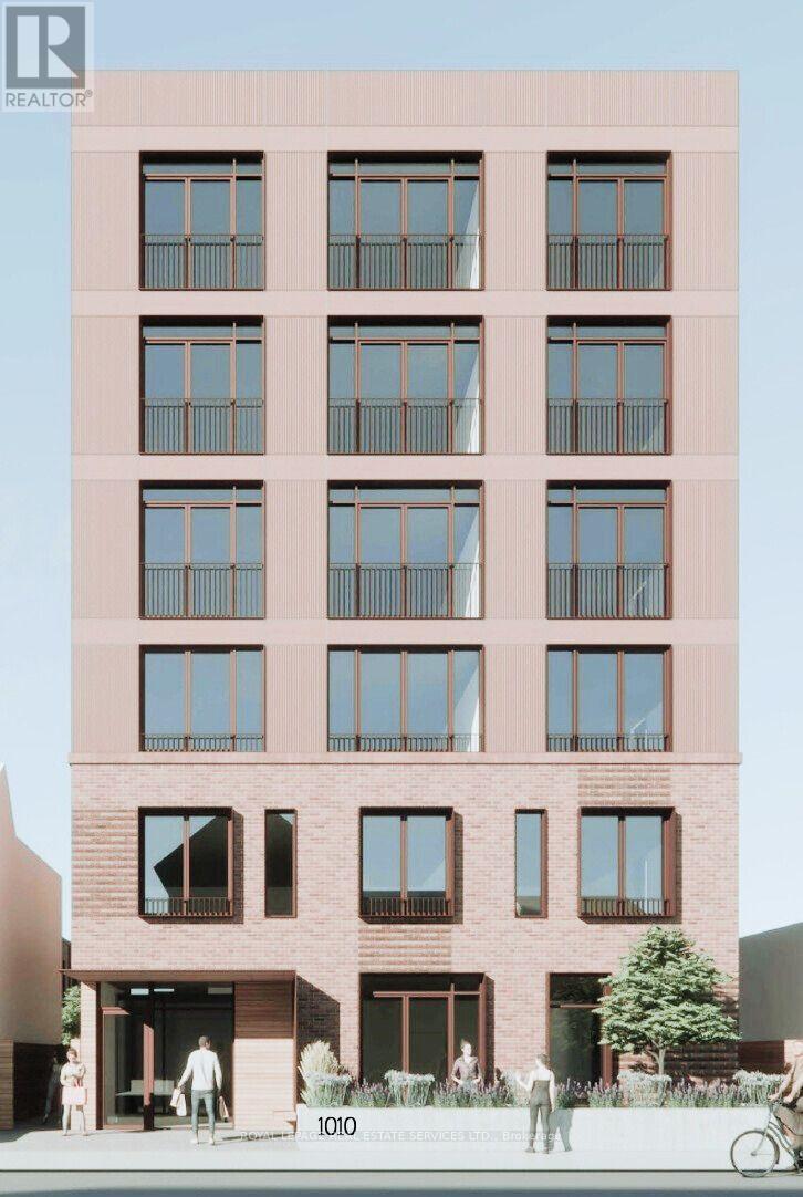 1010 Caledonia Road, Toronto (Yorkdale-Glen Park), Ontario  M6B 3Z1 - Photo 43 - W12144750